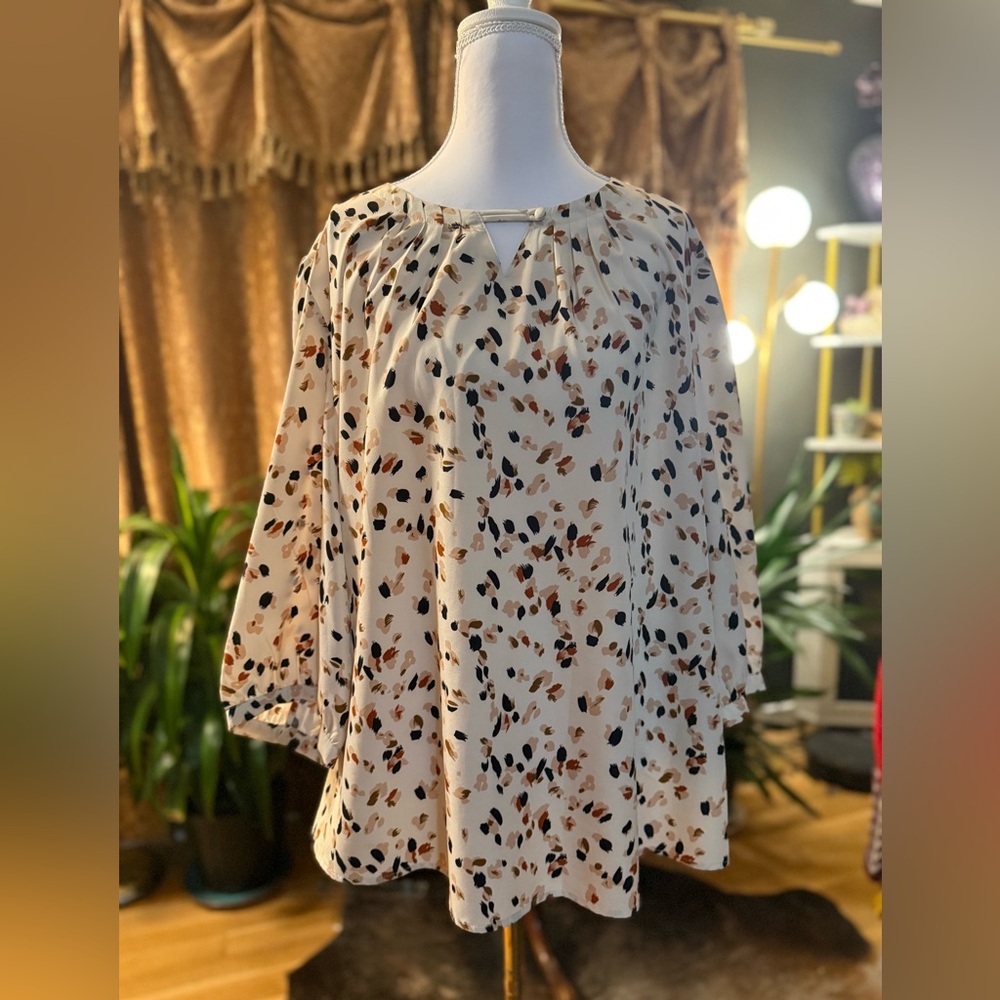 Valolia XXL Cream Patterned Top